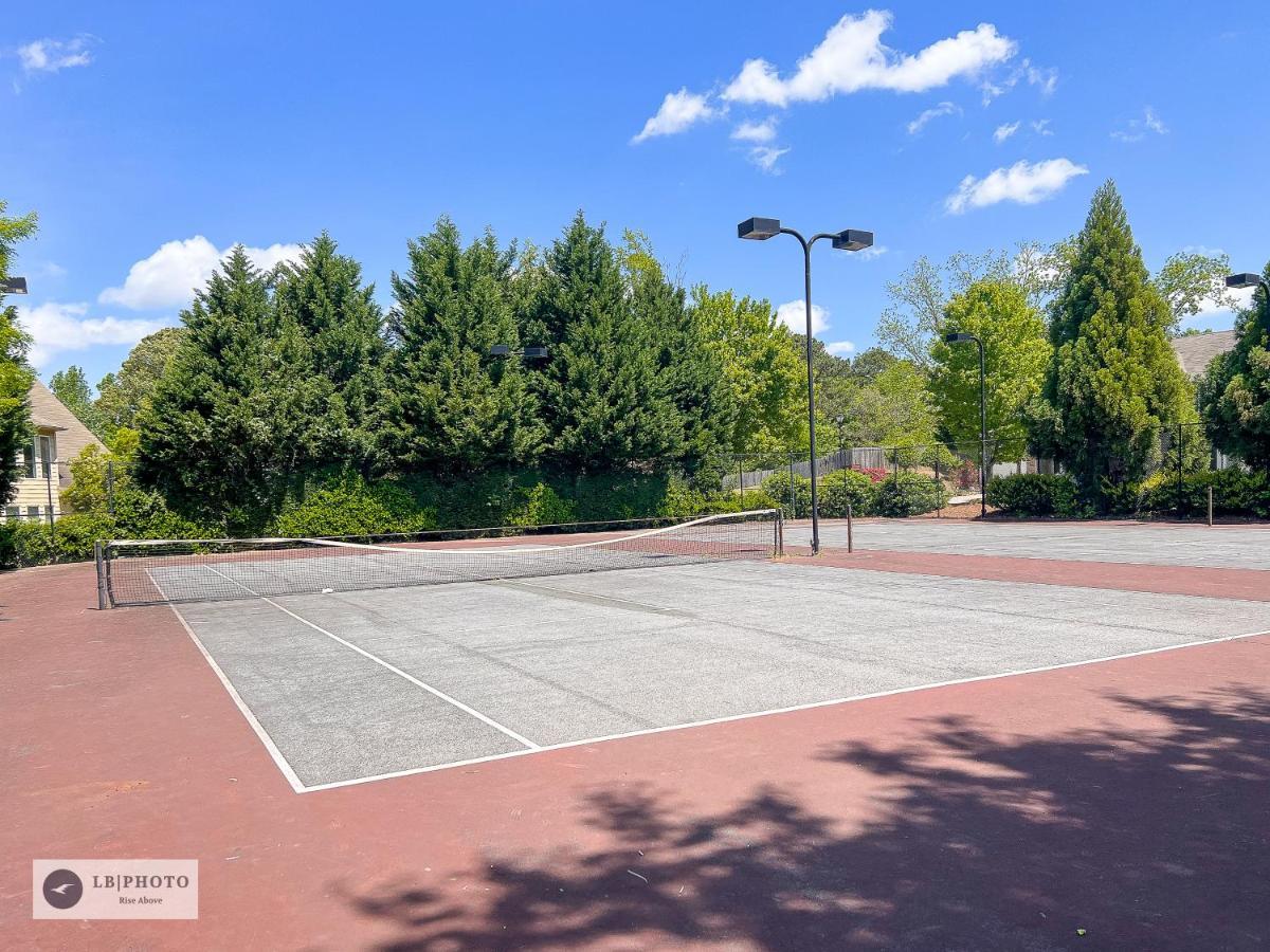 4 - Bed Home With Cali King Bed, 12 Mins To Dtwn Atlanta Exterior photo